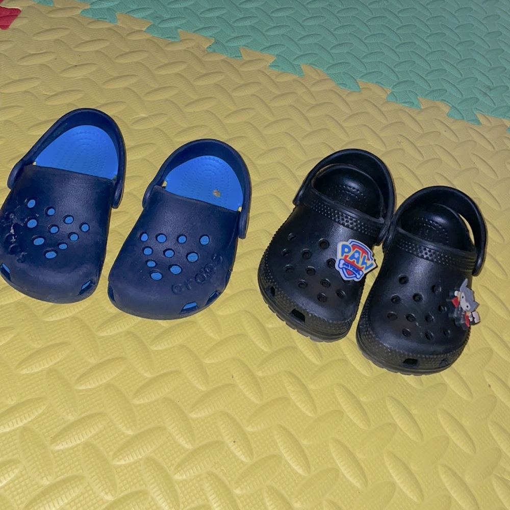 Kids Crocs 2 for 1🤗